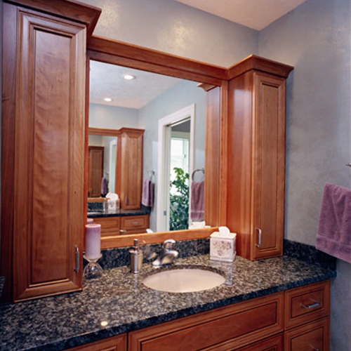 Traditional Bathroom Cabinets